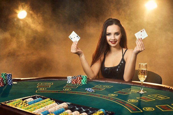 Dashboard aplikasi outplayed di layar Android menampilkan sportsbook, slot, dan live dealer